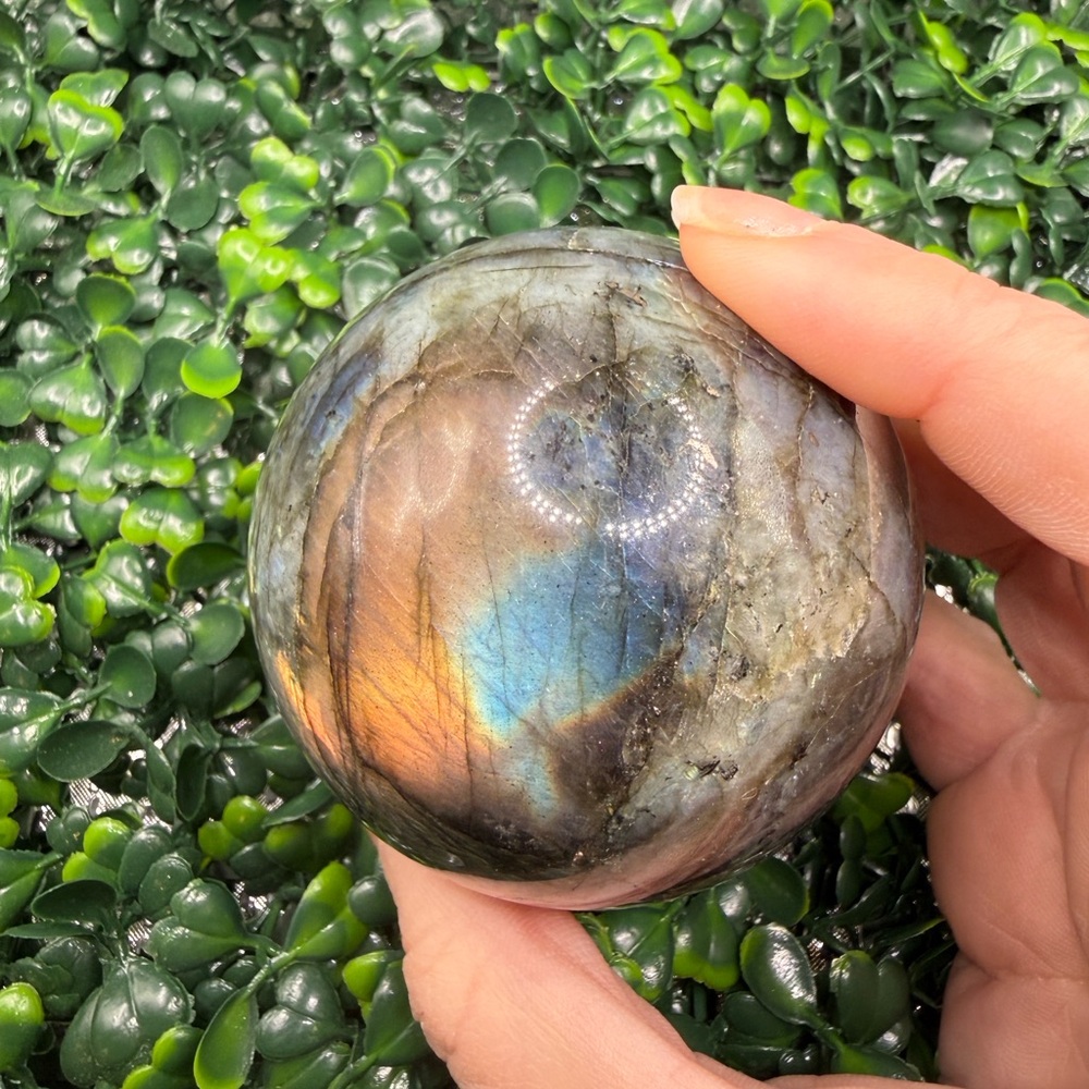 (LabS2) Flashy Labradorite Sphere 65mm - Picture 5 of 7